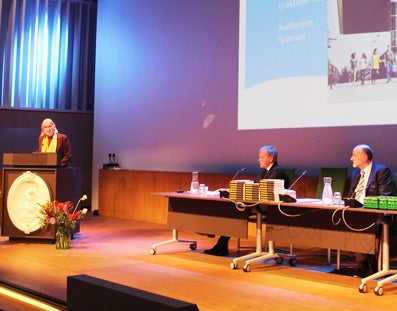 Sprekers Welmoet Boender, Henk Bakker en Henk van den Belt tijdens de bachelor diploma-uitreiking van FRT 2022