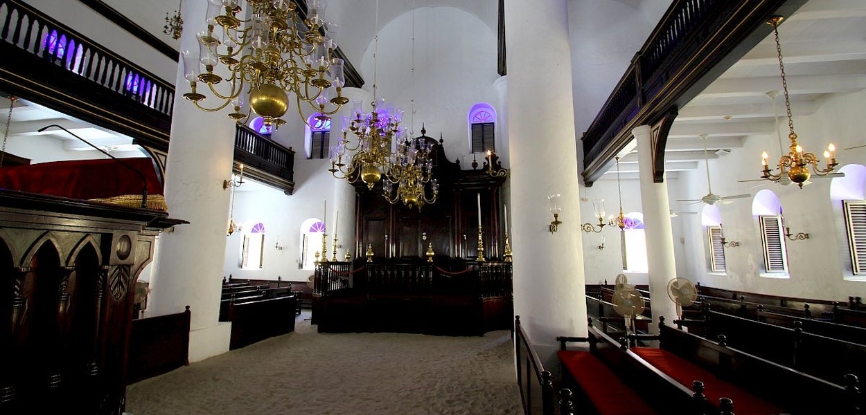 Interior of Mikvé Israel Emanuel synagogue in Willemstad, Curacao (Getty)
