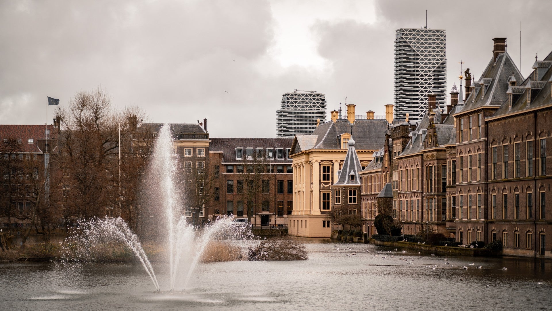 Hofvijver in Den Haag | Bron: Pixlr